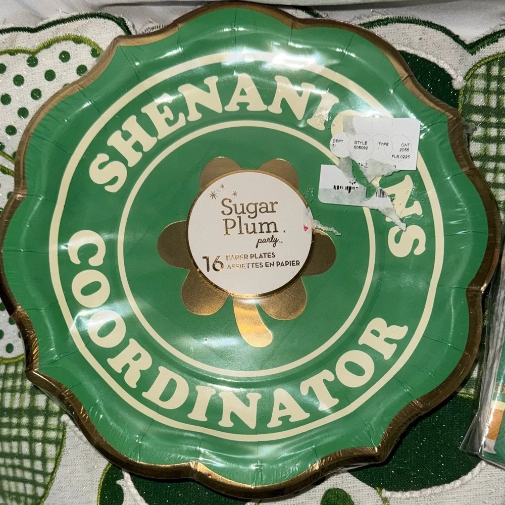 St Patricks Day Set of 16 Plates & 40 Beverage Napkins Beer